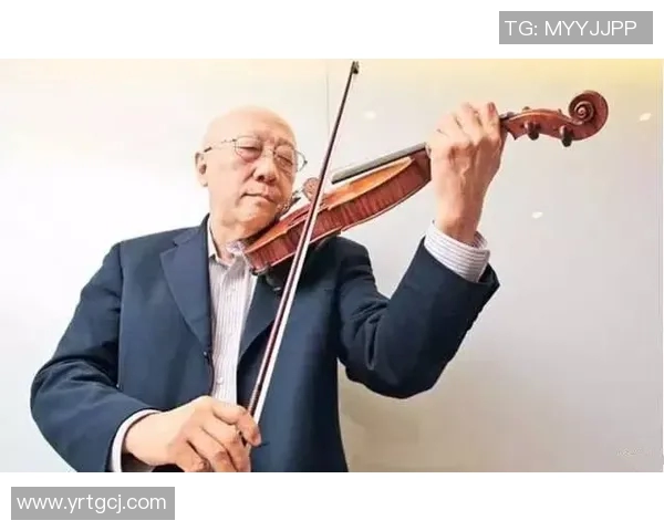 足球明星如何训练提升技艺与体能揭秘，独家解析训练方法与背后坚持